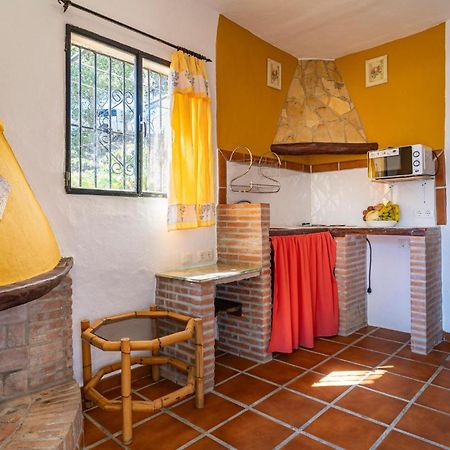 Amazing Cottage In Algatocin With Kitchen المظهر الخارجي الصورة