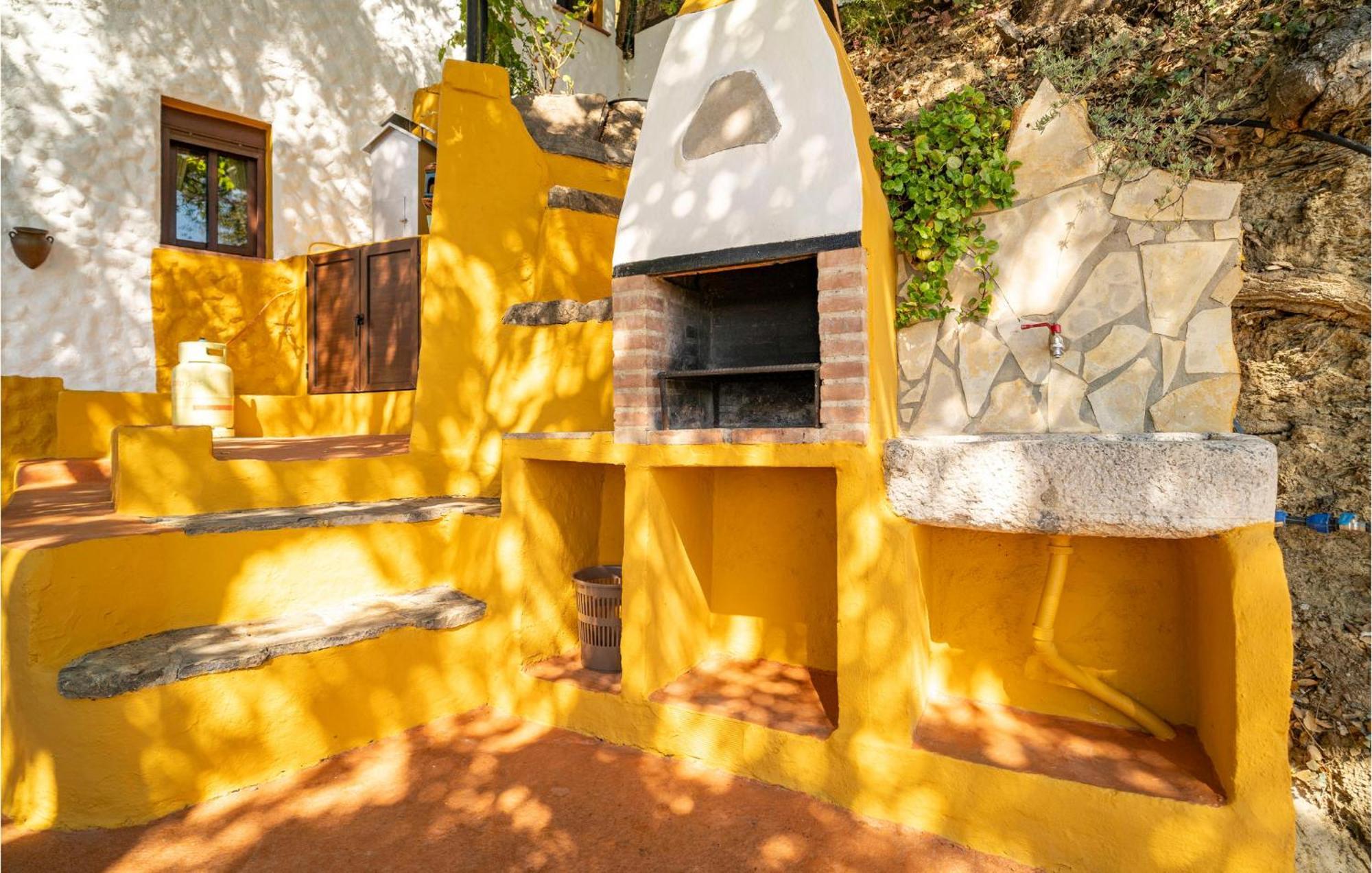Amazing Cottage In Algatocin With Kitchen المظهر الخارجي الصورة