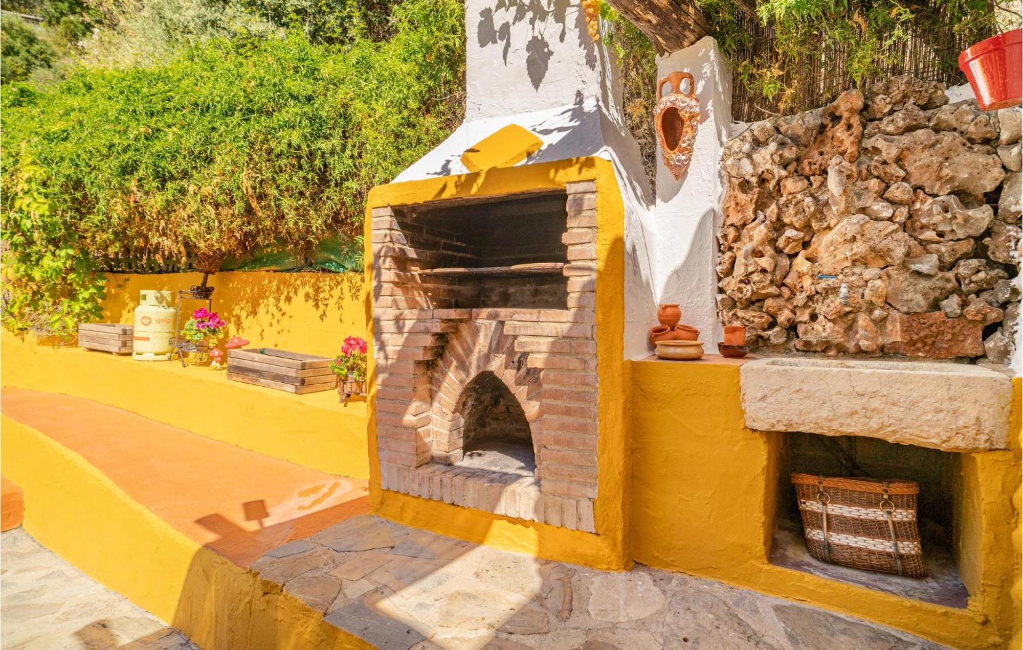 Amazing Cottage In Algatocin With Kitchen المظهر الخارجي الصورة